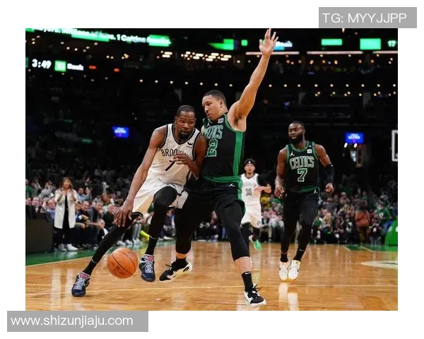 猛龙队对决凯尔特人队，胜负难分——谁将主宰NBA赛场？